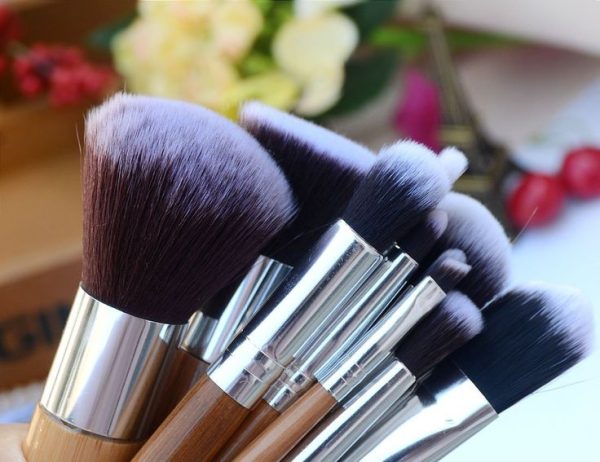 BEAKEY 12+2 Pcs Makeup Brush Set, Premium Bamboo Handle Synthetic Bristles