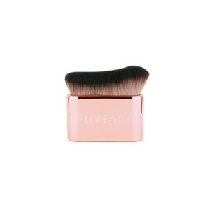 Huda Beauty Body Blur And Glow Brush