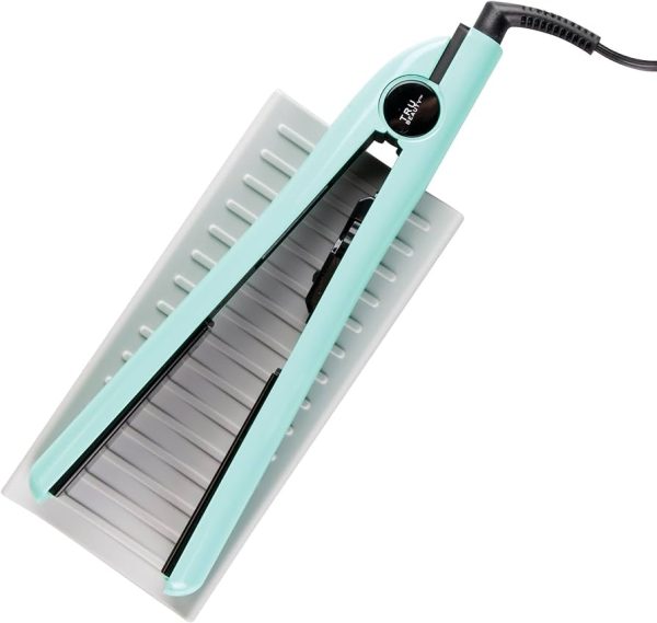 Heat-Resistant Hair Styling Tool Mat: Protect Your Countertops in Style! 💁‍♀️