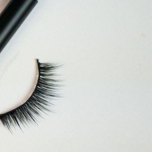 Magnetic Eyeliner with Lashes by Freya Beauty