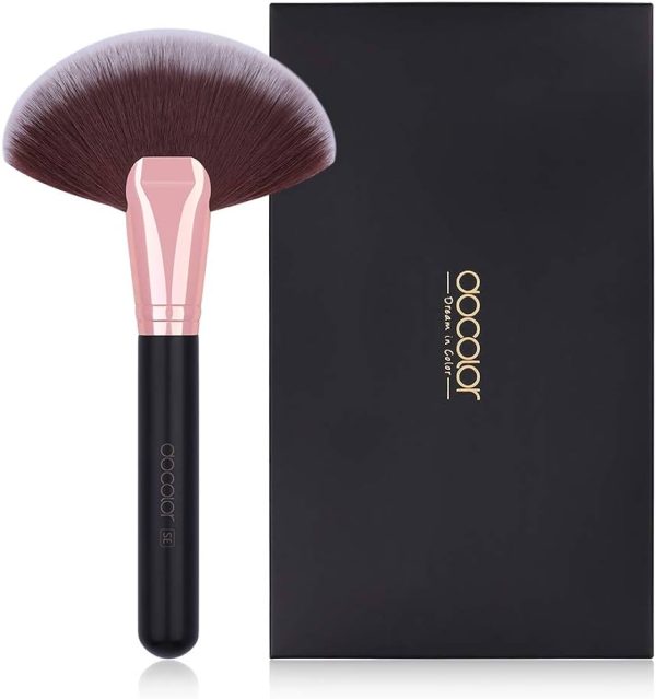 Makeup Highlighting Fan Brush Cheeks - Bronzers an Highlighter Kit
