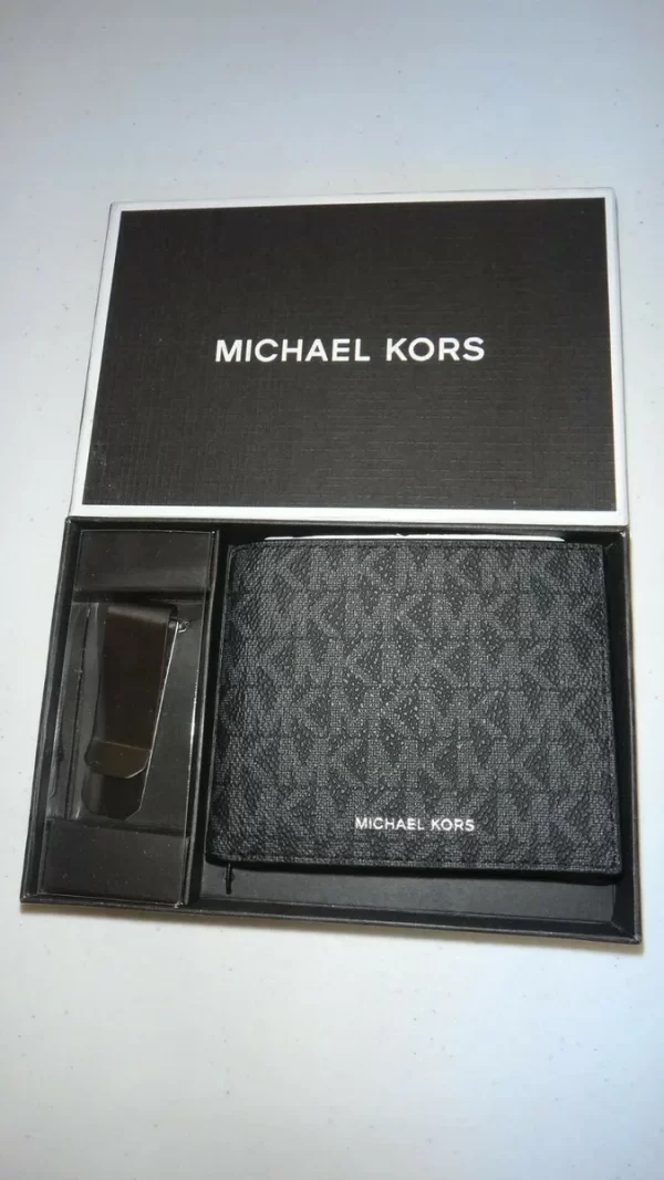 Michael Kors 2-Pc. Signature Gift Set