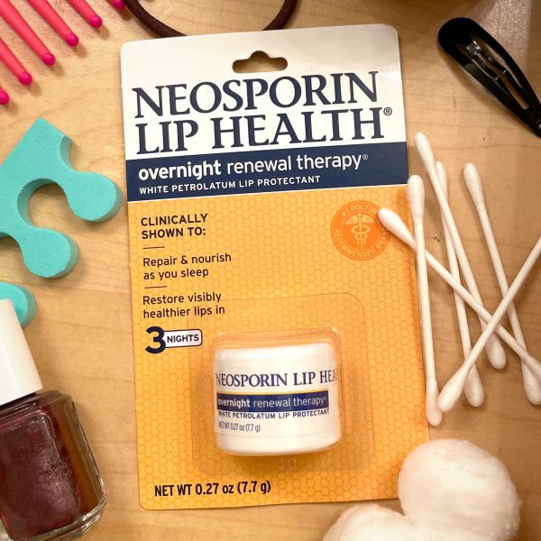 Neosporin Lip Health Overnight Renewal Therapy